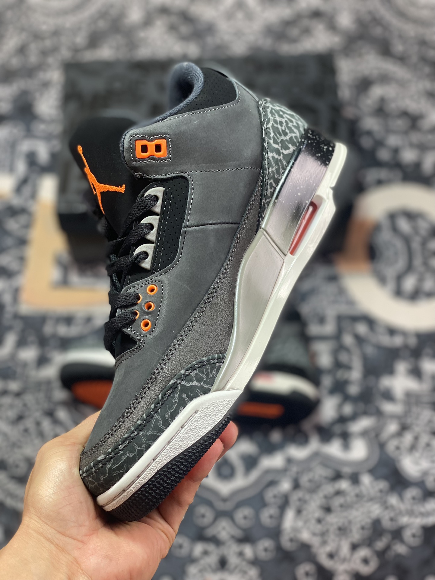 320  Air Jordan AJ3 Retro 灰黑色  CT8532-080