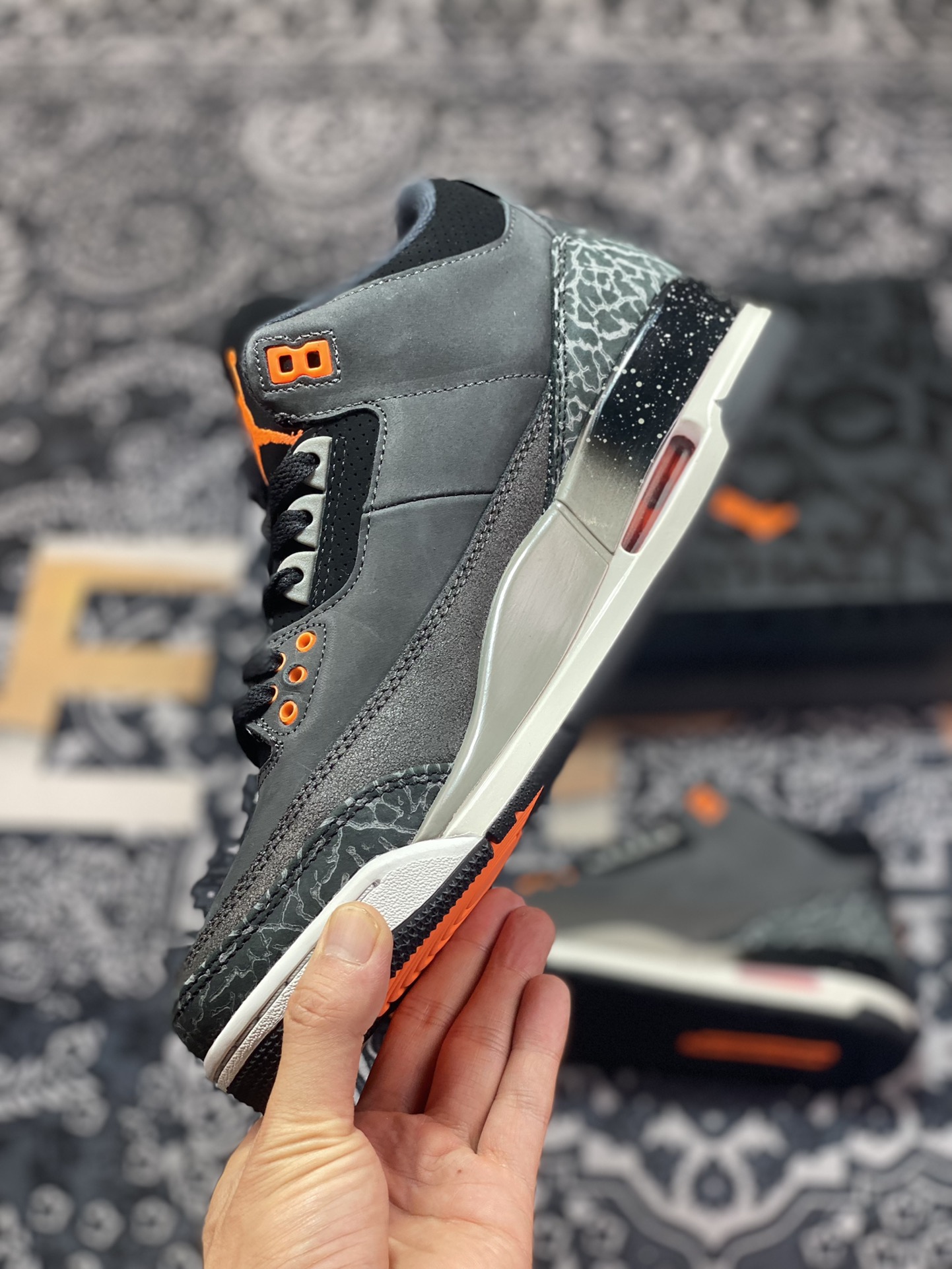 320  Air Jordan AJ3 Retro 灰黑色  CT8532-080