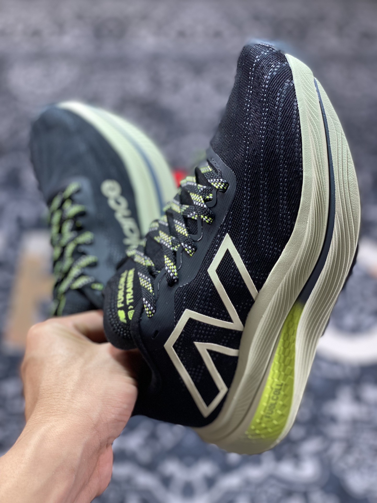 220 新百伦New Balance FuelCell SuperComp Trainer V2 康普训练运动慢跑鞋 WRCXBK