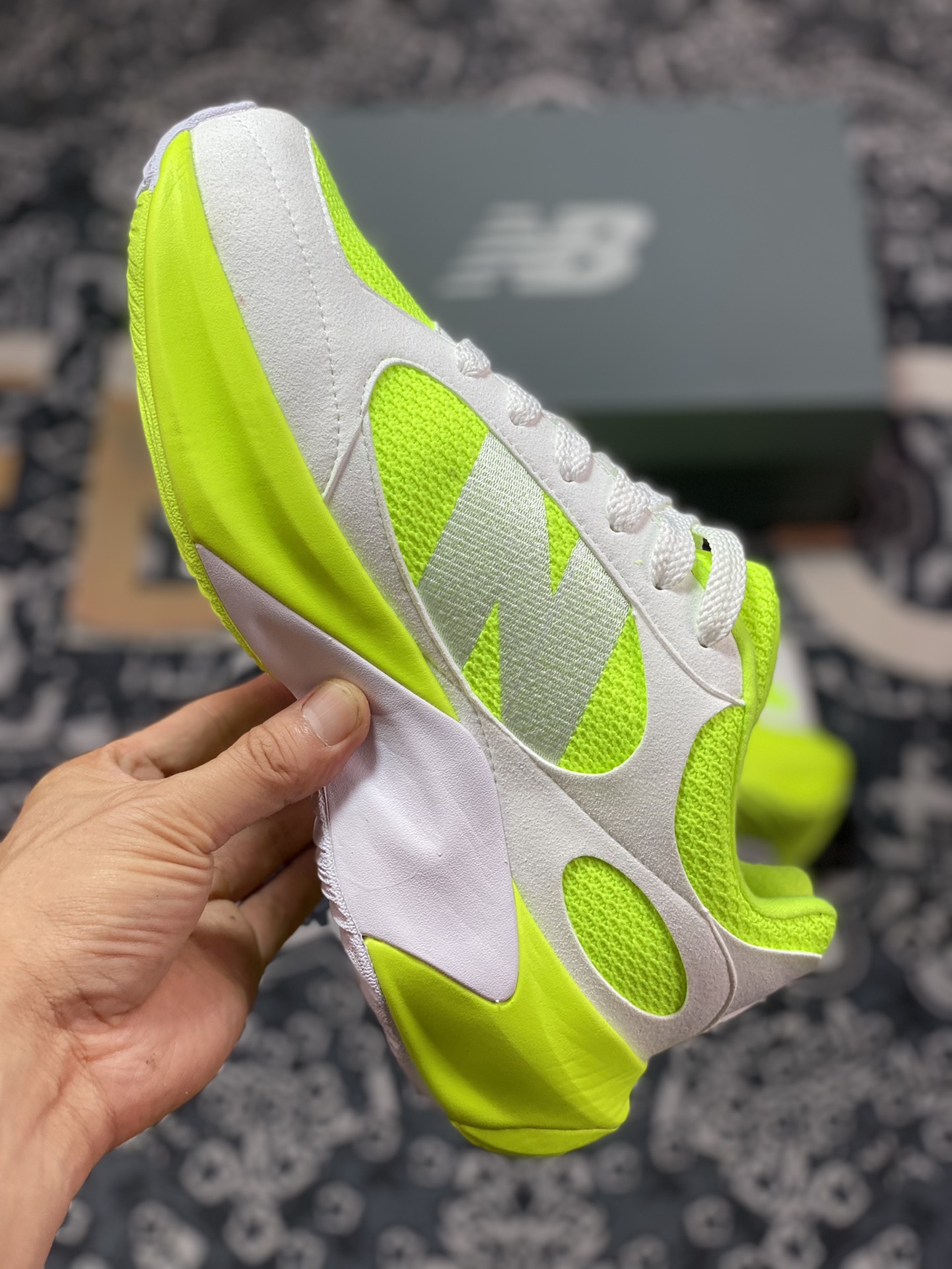 NBNew Balance Warped Runner dynamic running series low-top running shoes ”suede fluorescent green and white” UWRPDGRE