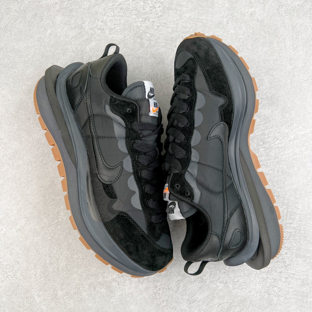 Sacai x NK VaporWaffle 3.0 DD1875-001