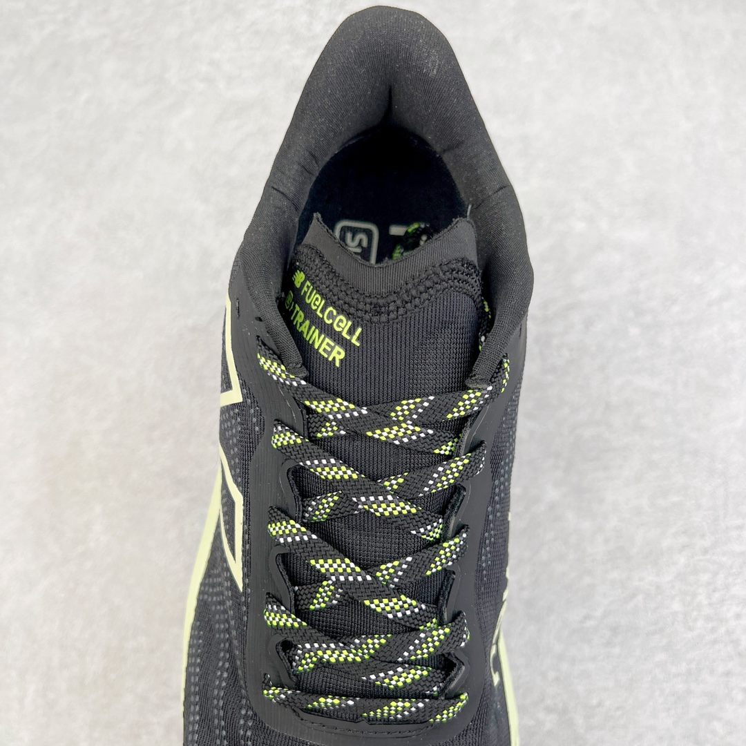 图片[5]-＃C版 New Balance FuelCell SuperComp Trainer V2 新百伦NB康普训练V2系列超轻量化低帮休闲运动慢跑鞋 MRCXLG3 New Balance 将能量回收技术的比赛感觉带入一双高军训练鞋 新款 FuelCell SuperComp Trainer v2 的设计旨在外观、手感和性能不同 在这一新的能源弧技术中 采用拱形碳纤维板夹在两层 FuelCell 缓冲之间 穿过鞋子中间留有一个空心通道 每次脚步时 板都平成空隙 并在重新塑造时返回能量 创造出高反弹的推进感 尺码：36 37 37.5 38 38.5 39.5 40 40.5 41.5 42 42.5 43 44 45-选品中心