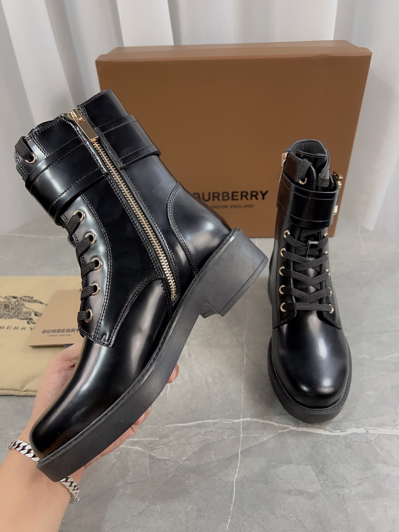 Burberry Barbara 2023-SS Short Boots: Stylish and Versatile for Three Seasons! - 图片 6