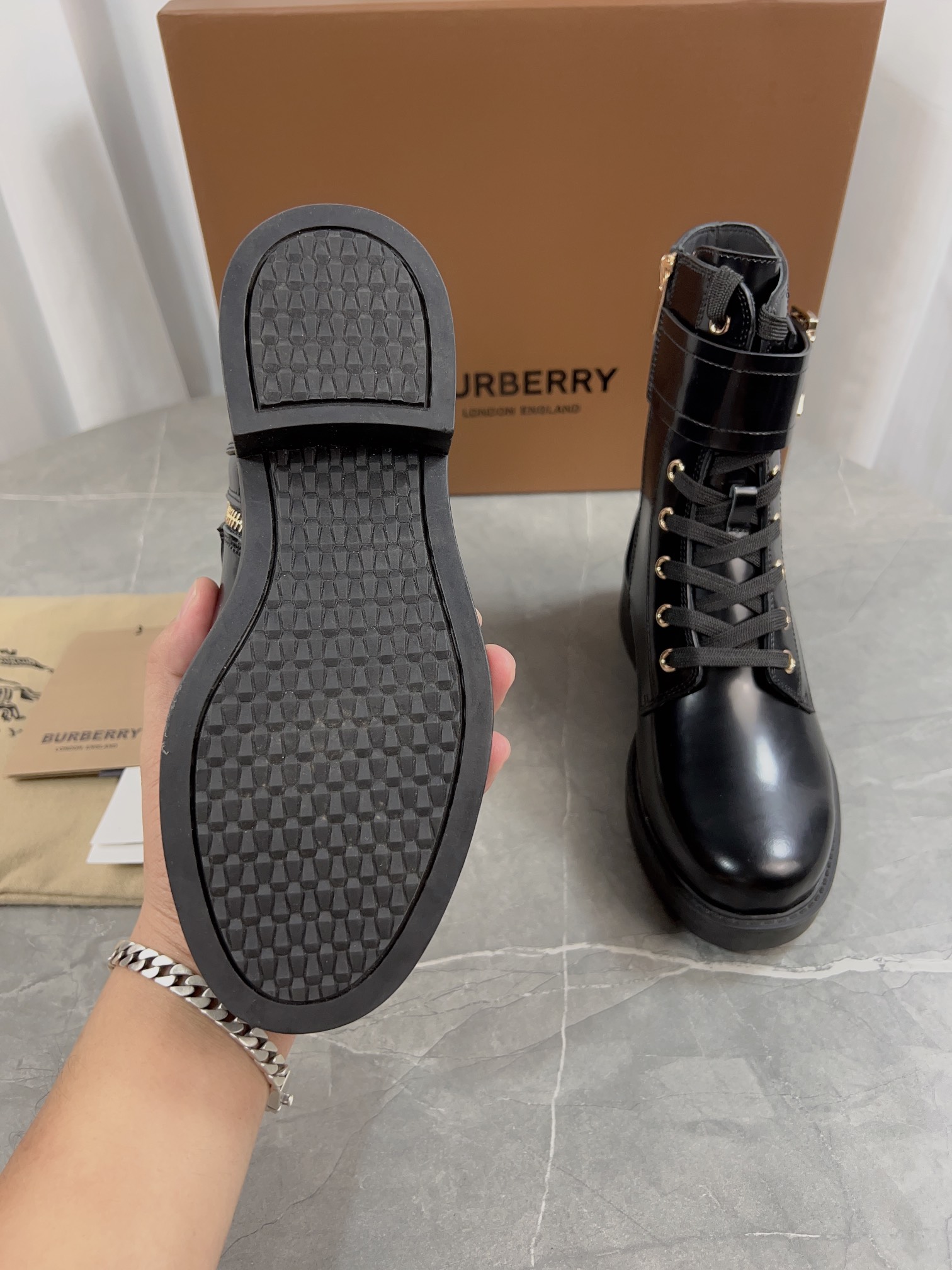 Burberry Barbara 2023-SS Short Boots: Stylish and Versatile for Three Seasons! - 图片 5