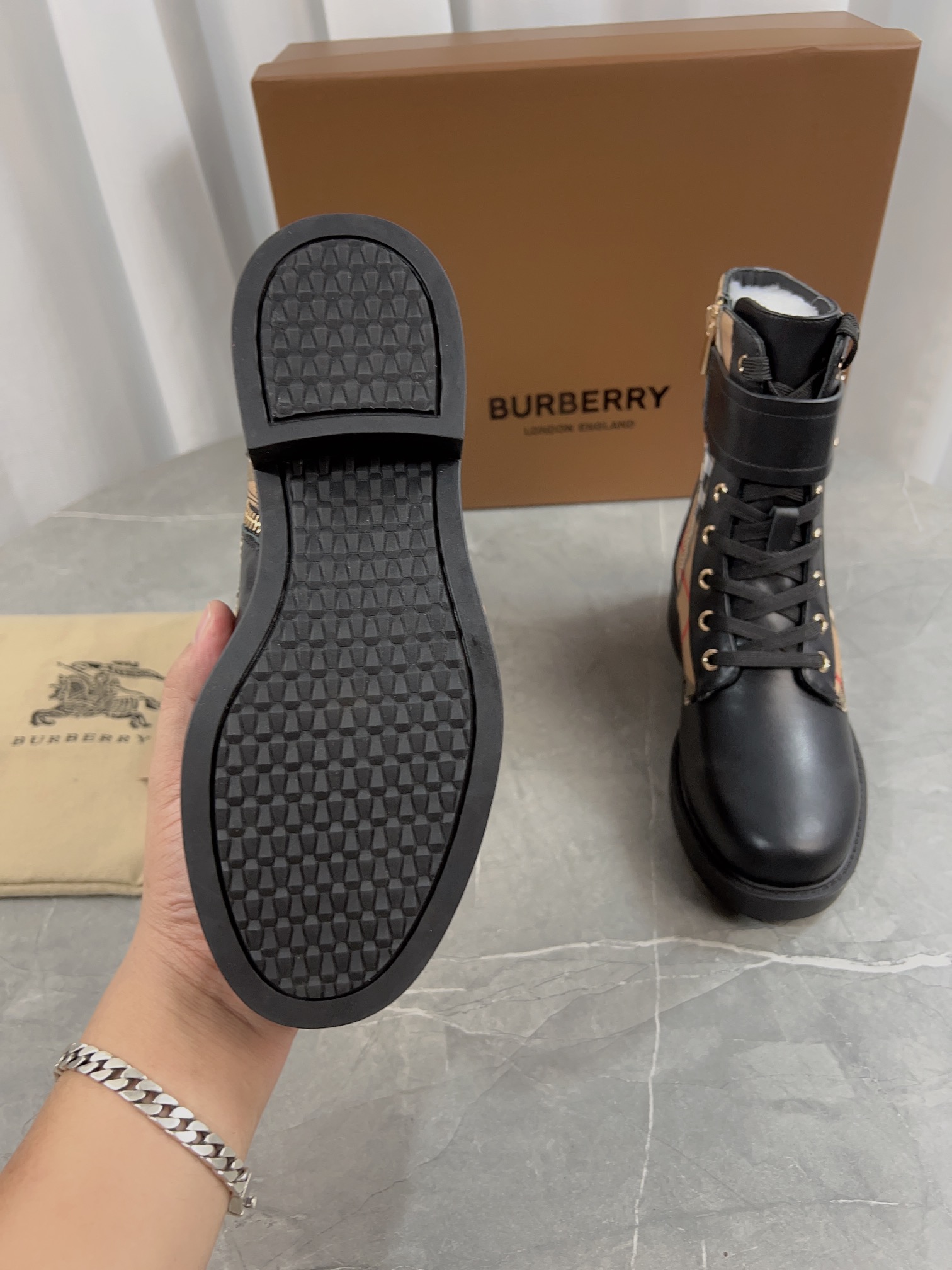 Burberry Barbara 2023 Chelsea Boots: Versatile Short Boots for Three Seasons. - 图片 8
