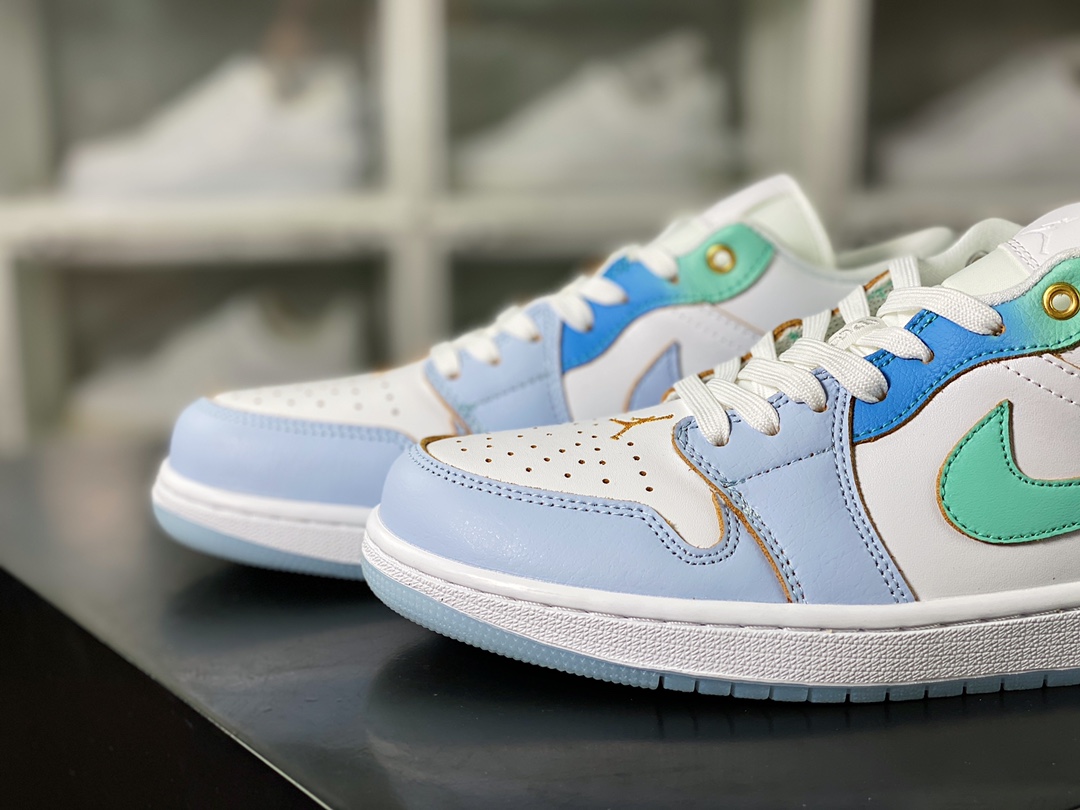 Air Jordan 1 Low SE ”Emerald Rise” AJ1 Jordan first generation low-top basketball shoes ”White Blue Sea Salt Ice Blue” FN8899-131