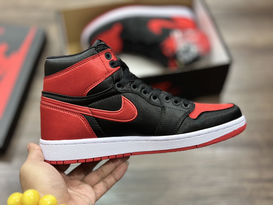 Air Jordan 1 Retro High OG ”Satin Bred” black and red silk basketball shoes FD4810-061