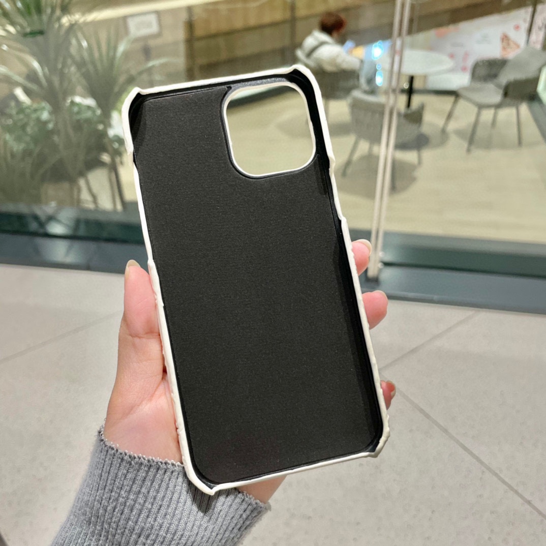 dior迪奥浮雕压花迪奥字母油边手机壳型号iPhone136.1iPhone13Pro6.1iPhone