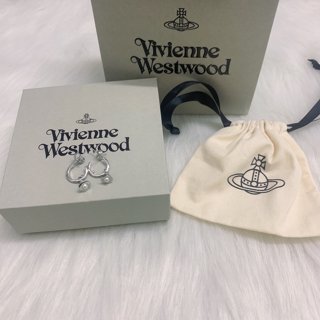 Vivienne Westwood 西太后迷你立体小土星耳环