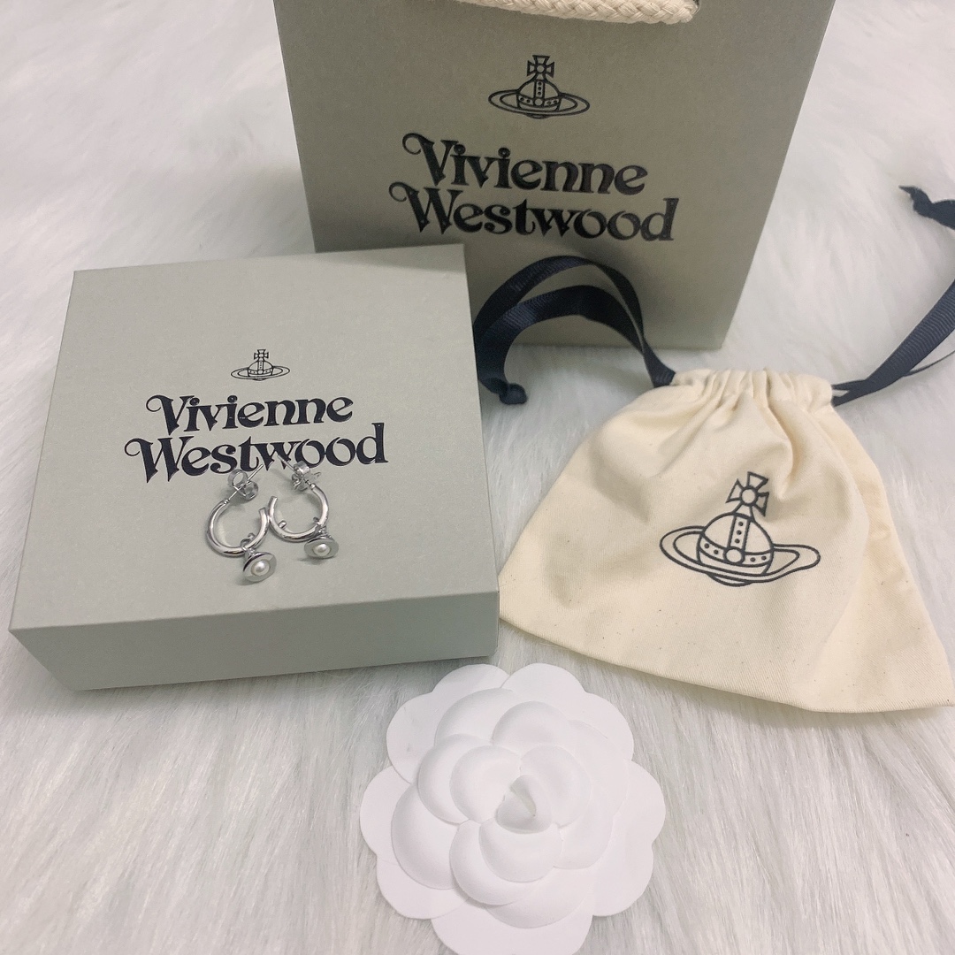 Vivienne Westwood 西太后迷你立体小土星耳环