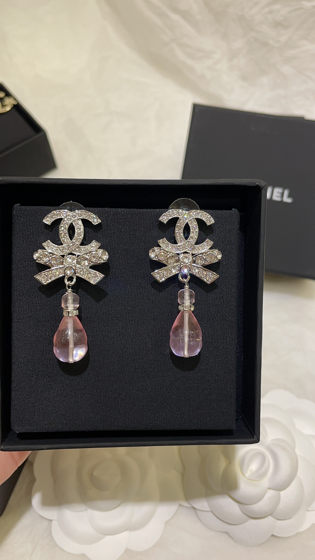 NO:723015,23S New Barbie Pink Bow Crystal Double C Long Earrings Water Drops, Chanel Earrings, chanel, earrings1986090923S新款芭比透粉色蝴蝶结水晶双C长款耳环 水滴,香奈儿耳钉,chanel,earrings,Jewelry