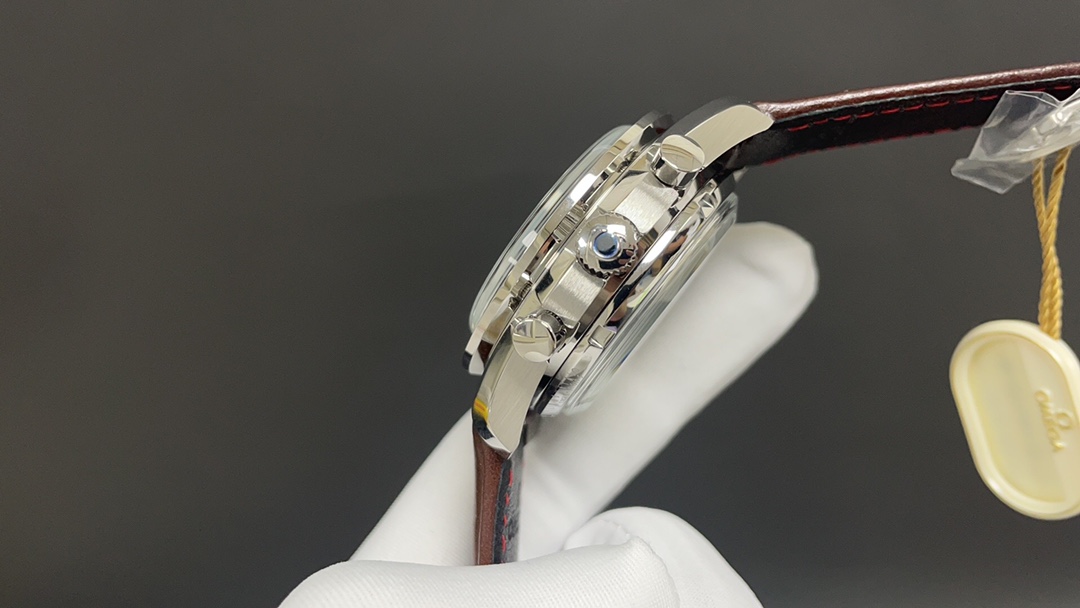 Omega 欧米茄 超霸 至臻天文台计时表 44mm 9900机