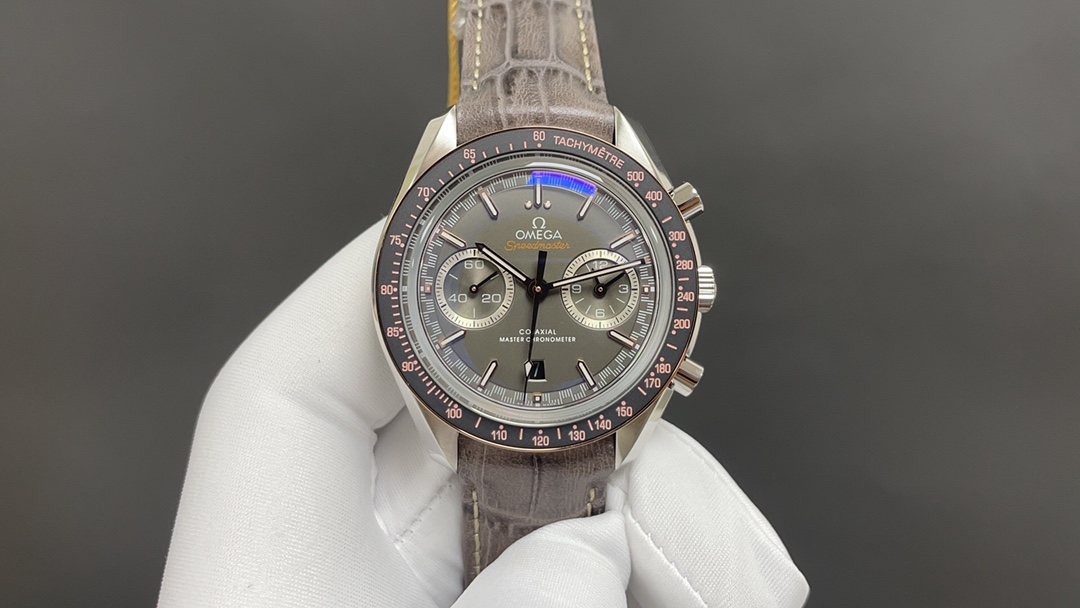 Omega 欧米茄 超霸 至臻天文台计时表 44mm 9900机