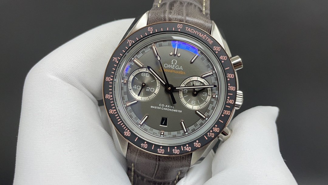 Omega 欧米茄 超霸 至臻天文台计时表 44mm 9900机