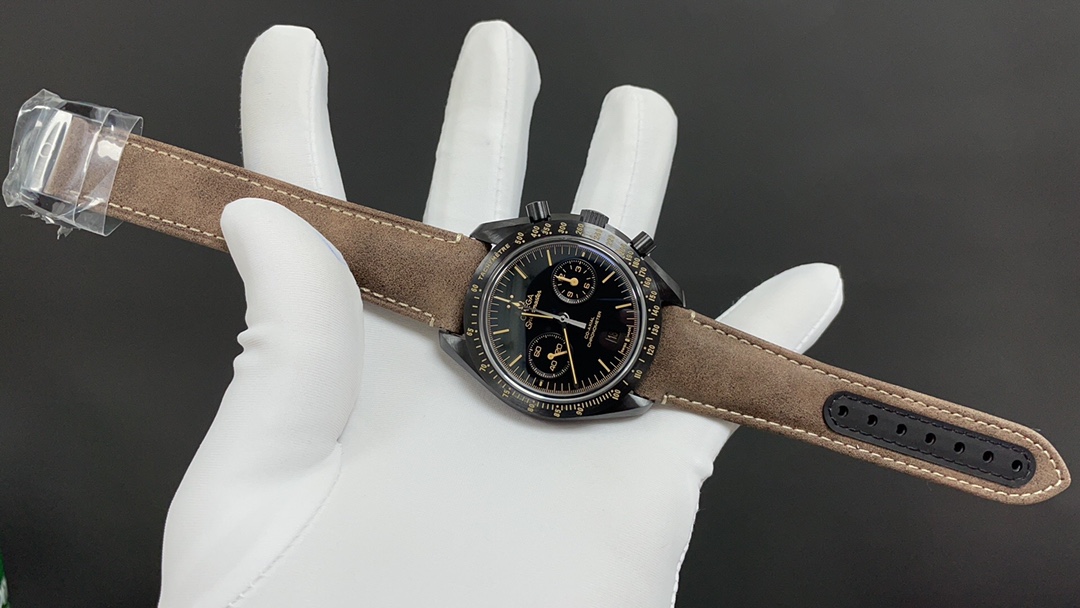 Omega 欧米茄 超霸 月之暗面 陶瓷壳 44mm 9300机