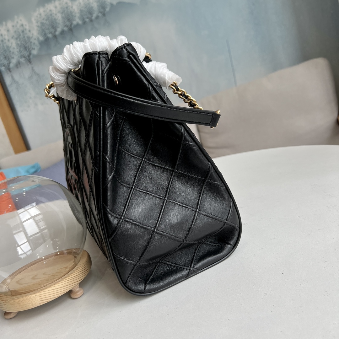 Tory Burch ToryBurch新款Fleming系列羊皮托特包 整体杏色的配色看上去非常温暖