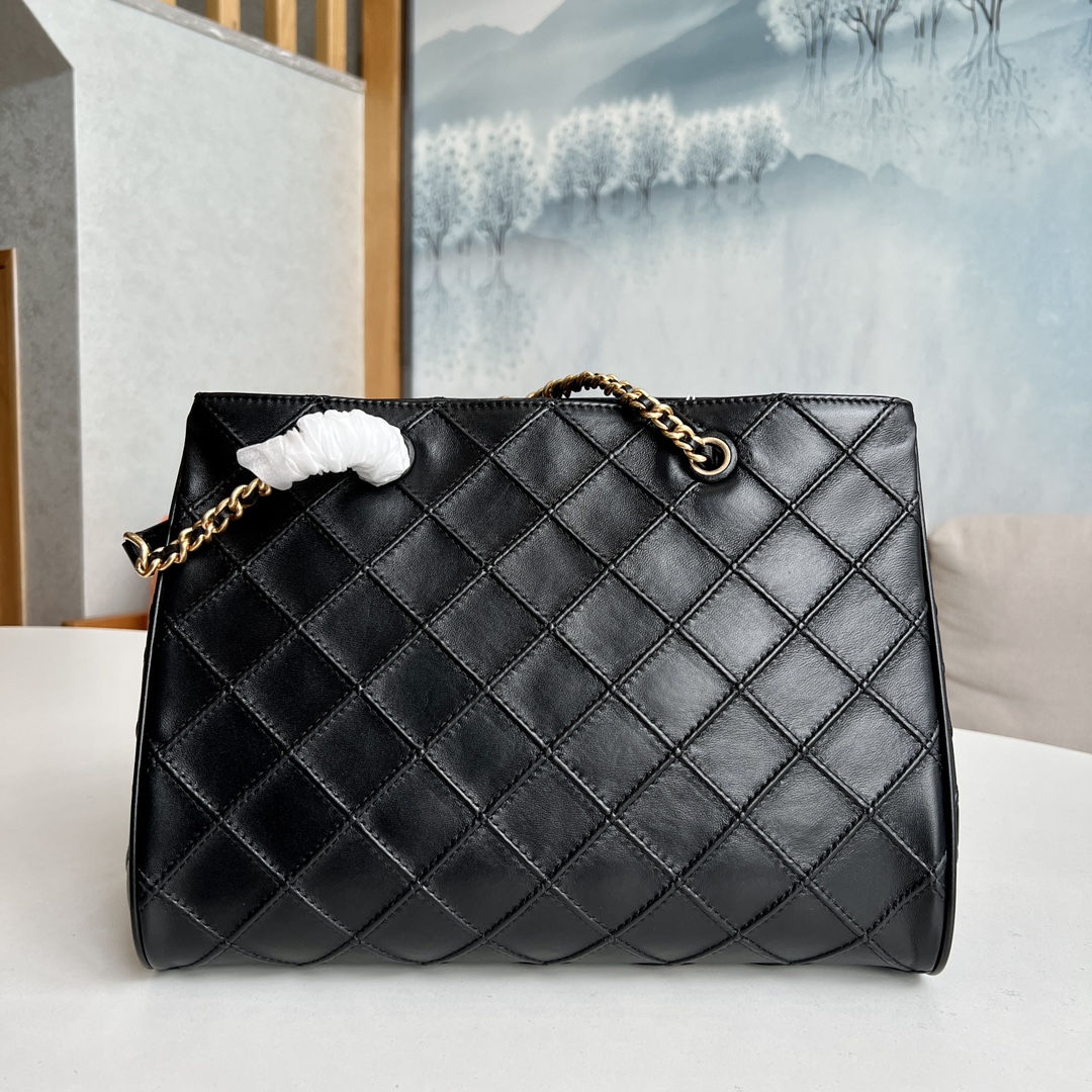 Tory Burch ToryBurch新款Fleming系列羊皮托特包 整体杏色的配色看上去非常温暖