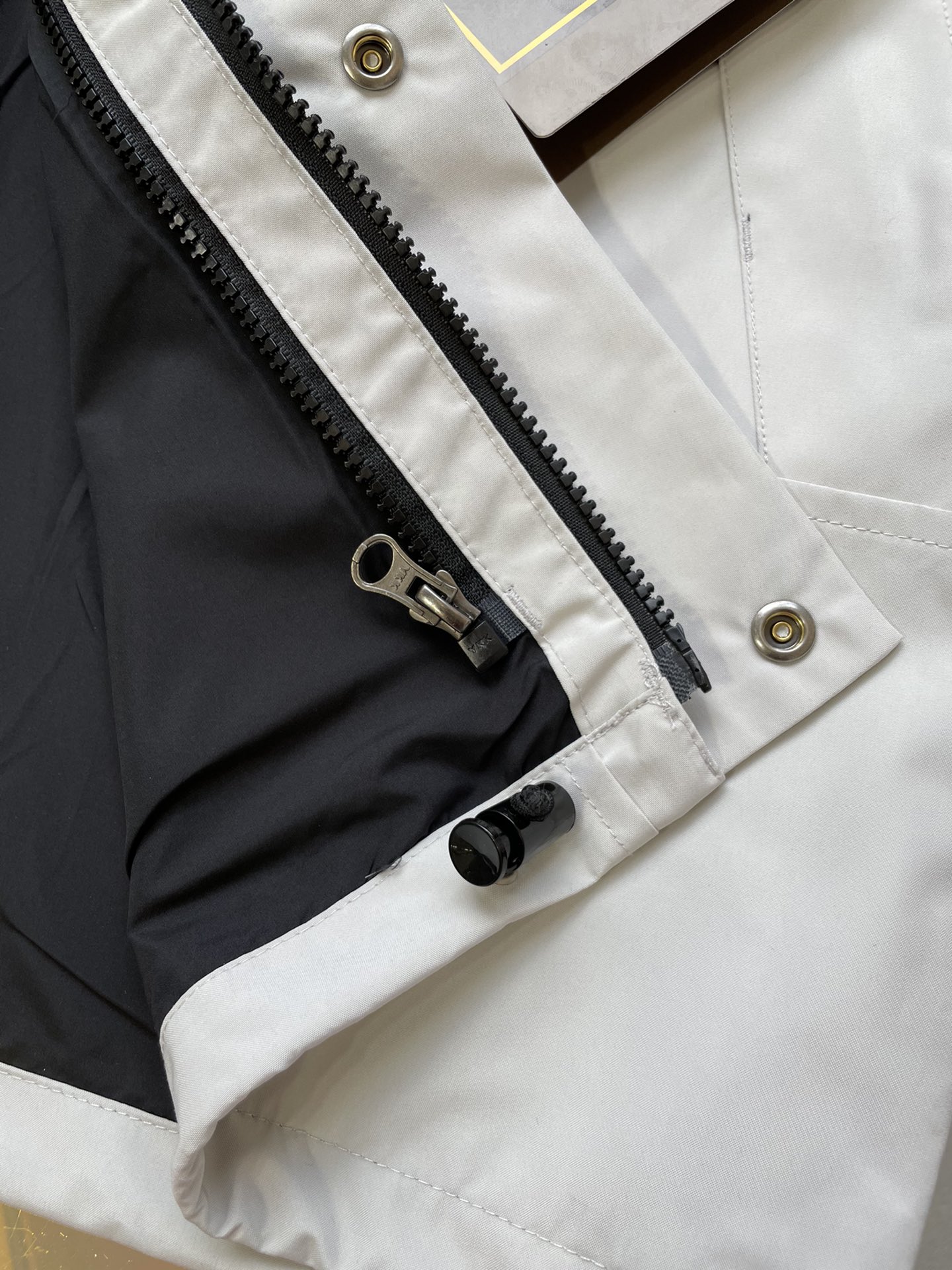 The North Face 1990 Series Gore-Tex Jacket: Windproof, Waterproof, High-Quality Outdoor Gear - 图片 8