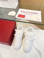 Valentino Shoes Sneakers Rivets Unisex Calfskin Cowhide Sheepskin Sweatpants
