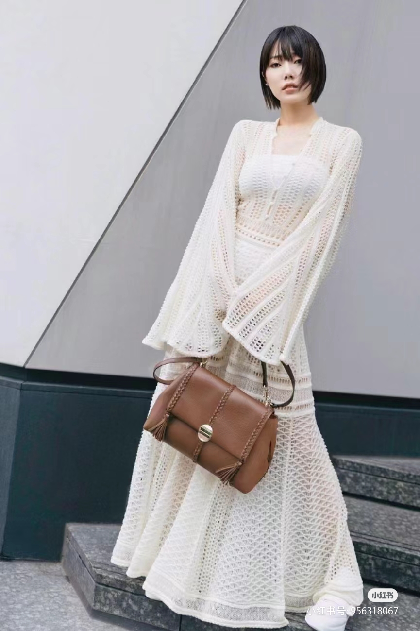 Chloé Caramel color looks good no matter how you match it221