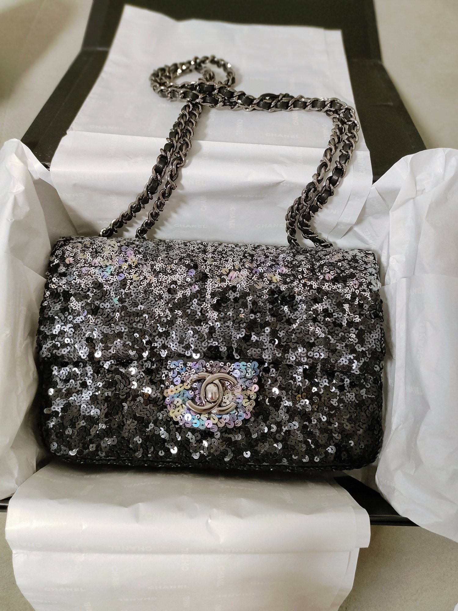 Chanel 23s Super Beautiful Gradient Sequins Starry Black