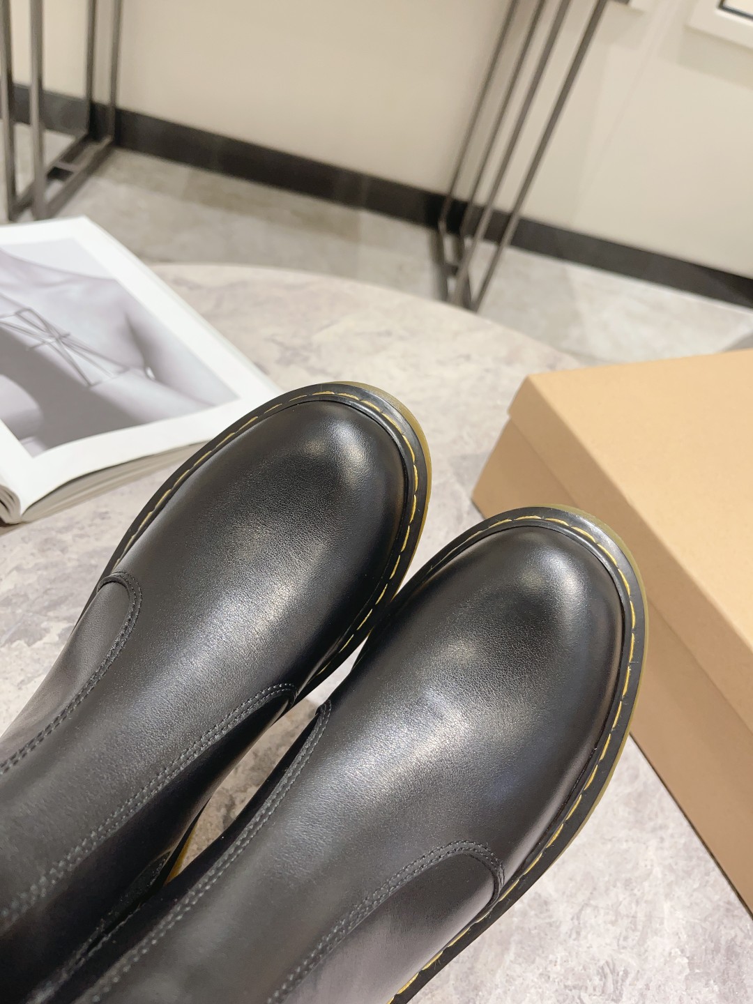 Review: Dr. Martens Martin Boots – Quality Craftsmanship and Classic Style - 图片 9