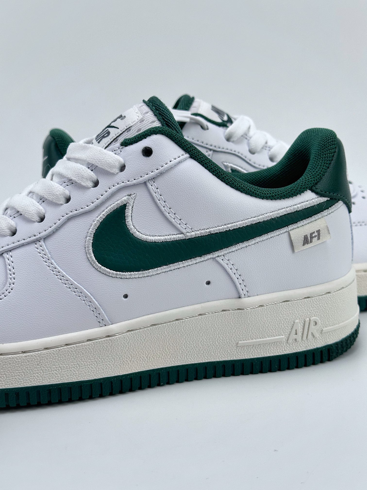 Nike Air Force 1 Low 07 FV0392-100