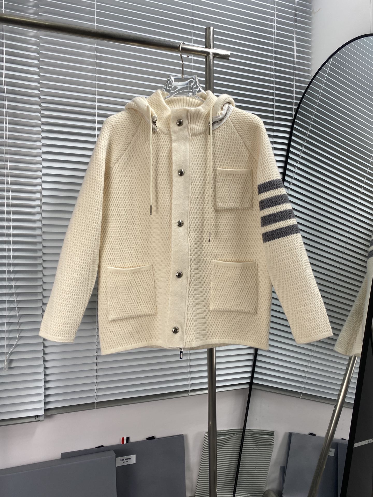 Chaqueta de punto grueso de cachemira de oveja TB con cremallera y capucha desmontable, tejido a máquina STOLL importad…