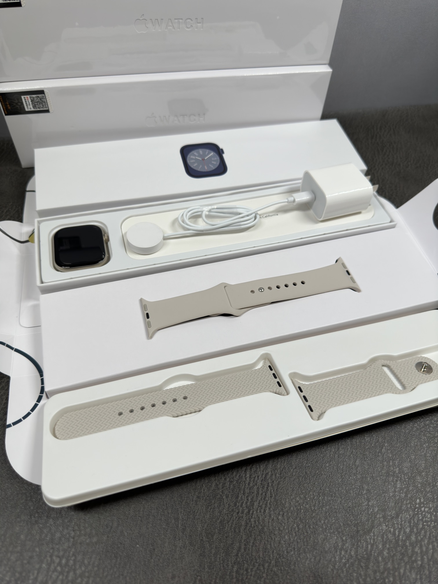 💰250
苹果Apple Watch Series8智能手表 京东旗舰版❗
表框颜色:星光色
独家开模1:1复刻 市面复刻最屌京东版 ❗️
开关机带logo
45MM表盘 星光色铝金属表壳
标配清单:手表➕标配表带➕额外赠送表带(可选)➕无线充电器➕快充头➕说明书➕原装包装
售后:无佩戴痕迹 不刮花 不磨损 手表机身膜不撕 包装齐全不损坏 15天内可退换、机芯保修三个月(进水、人为除外)‼️‼️