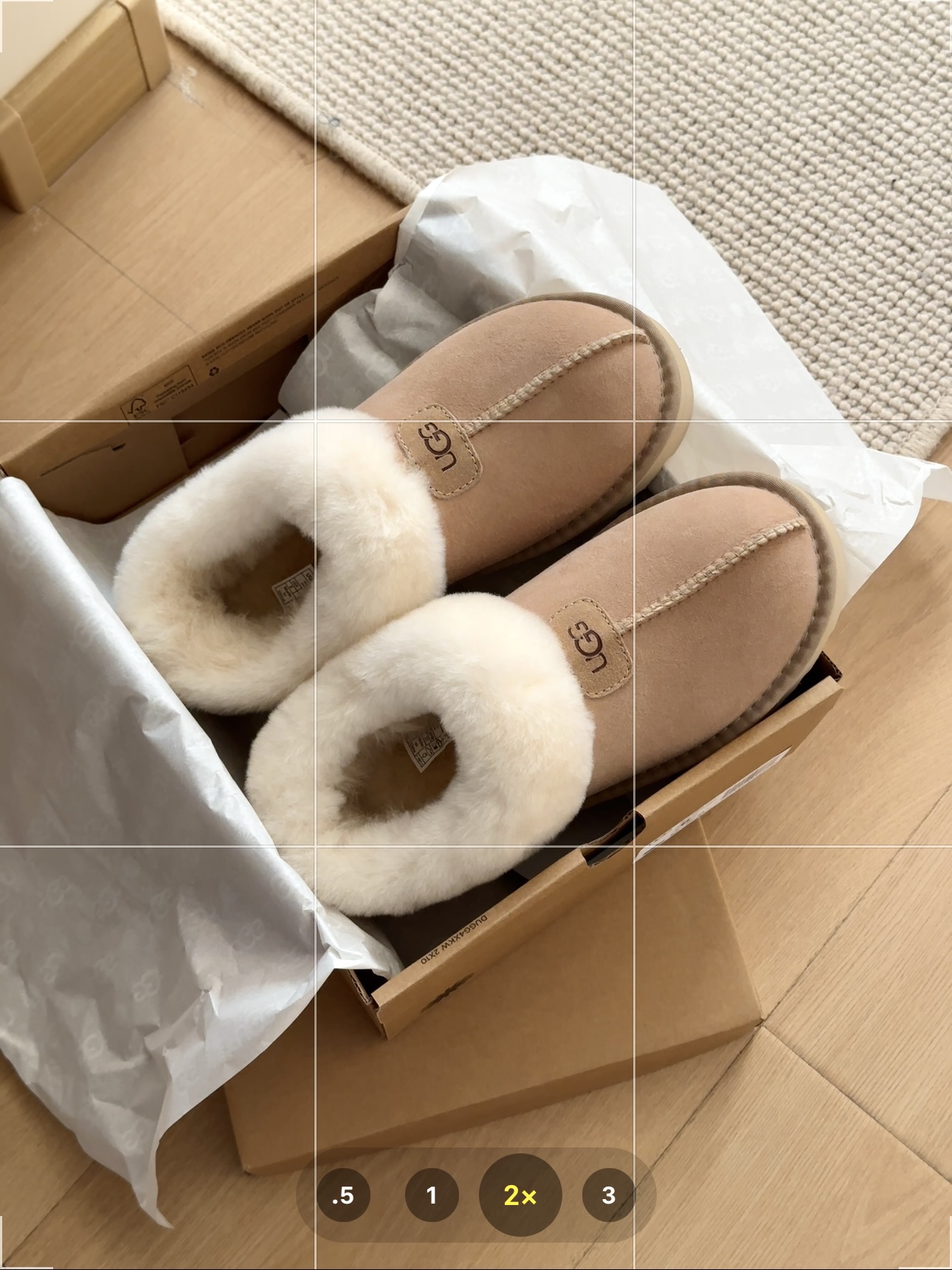 #ugg塔次特薄底，秋冬街边感 随手拍📷
一双雪地靴 一秒秋冬氛围感来了〰️
超模们的选择 极简〰️每天