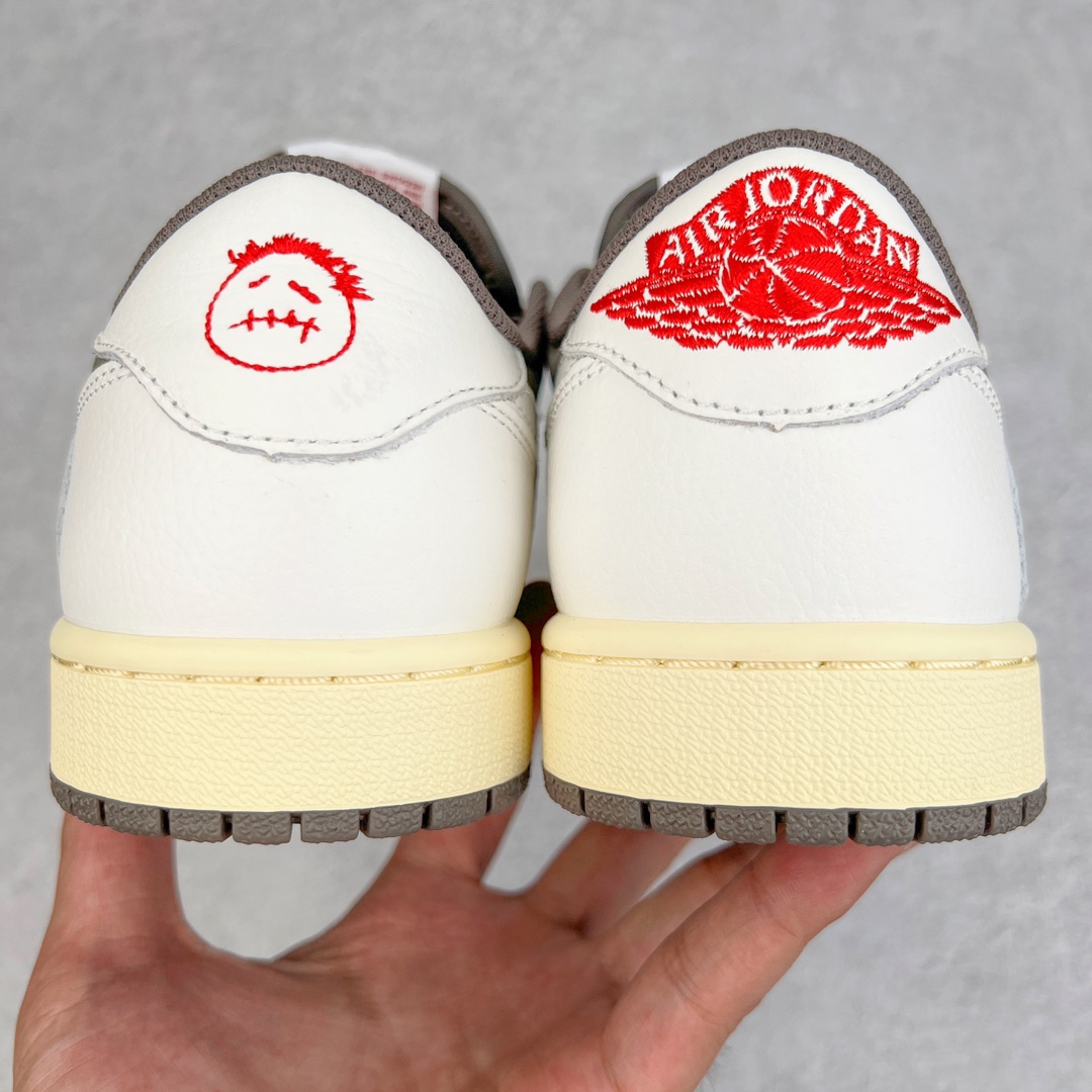 图片[8]-＃LJ渠道版 Travis Scott x Air Jordan AJ1 Low OG SP TS联名白棕倒钩低帮 DM7866-162 原盒原配 原厂拉帮工艺 针距密度一致 全新升级网板中底 原楦原纸板开发 后跟弧度收口自然不对折 极致一眼正品既视感 原厂皮料 进口玻璃冲刀皮料裁剪零毛边 承诺百分百一致原鞋 全鞋电脑针车工艺 鞋面清洁度最高QC检验标准 控制溢胶 原厂电绣工艺 鞋标鞋盒、防尘纸 均采购来自原厂 尺码：36 36.5 37.5 38 38.5 39 40 40.5 41 42 42.5 43 44 44.5 45 46 47.5-选品中心