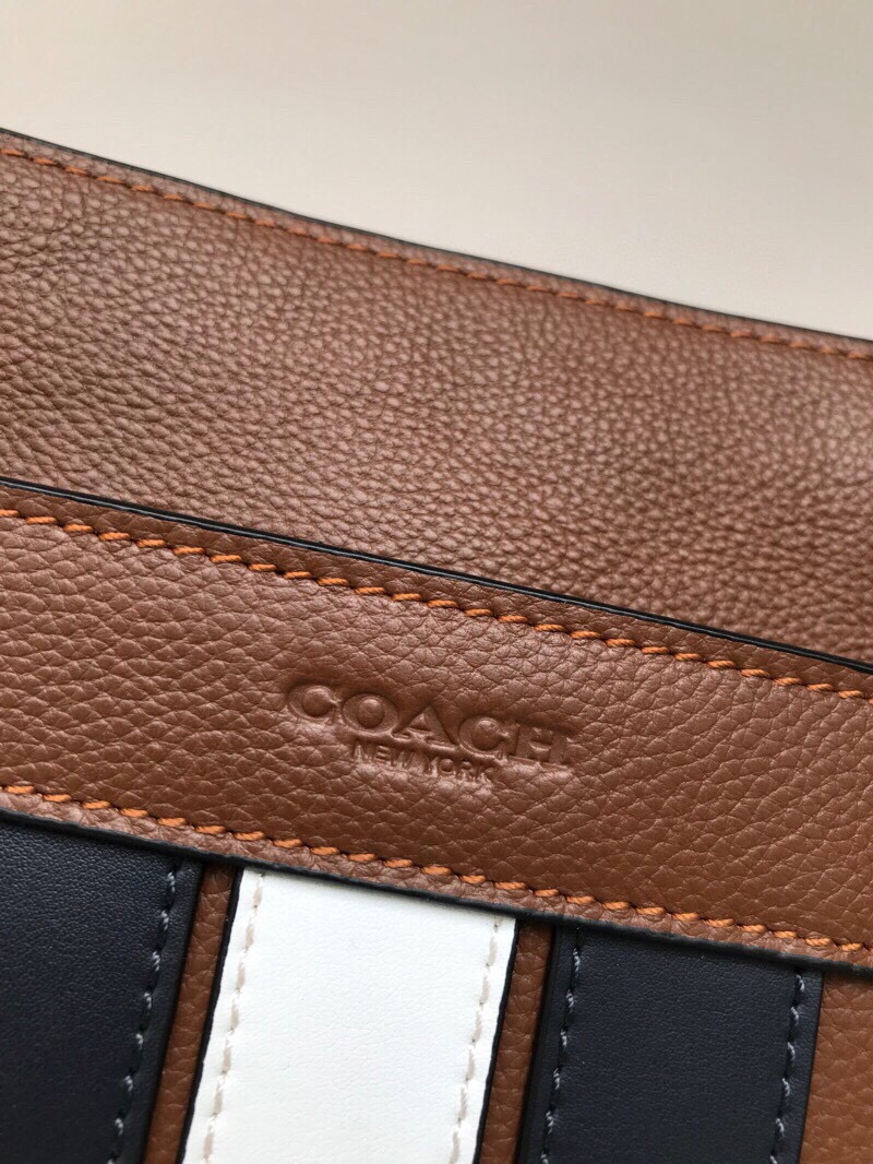 Coach 23216 男士单肩包 荔枝纹小牛皮.质感好.上身 .尺寸30/29
