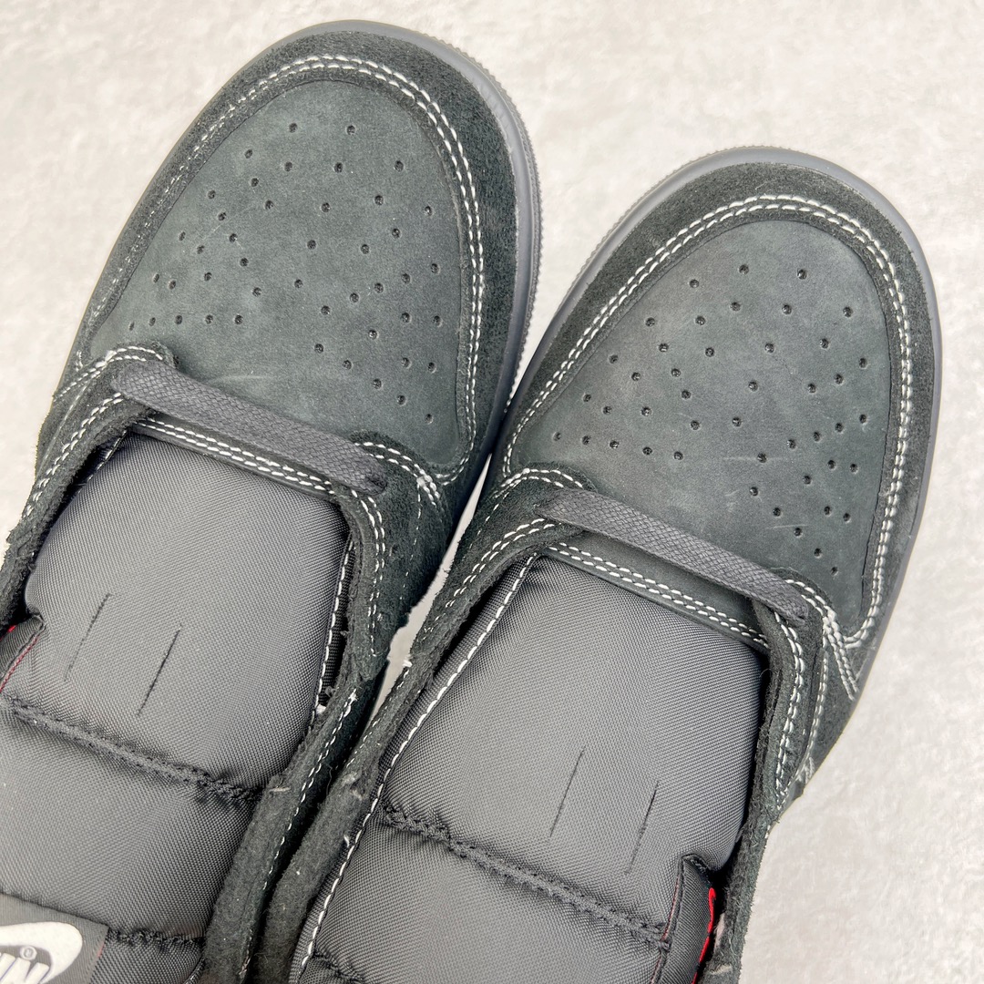 图片[6]-＃LJ渠道版 Travis Scott x Air Jordan AJ1 Low OG TS联名黑武士倒钩4.0低帮 DM7866-001 原盒原配 原厂拉帮工艺 针距密度一致 全新升级网板中底 原楦原纸板开发 后跟弧度收口自然不对折 极致一眼正品既视感 原厂皮料 进口玻璃冲刀皮料裁剪零毛边 承诺百分百一致原鞋 全鞋电脑针车工艺 鞋面清洁度最高QC检验标准 控制溢胶 原厂电绣工艺 鞋标鞋盒、防尘纸 均采购来自原厂 尺码：36 36.5 37.5 38 38.5 39 40 40.5 41 42 42.5 43 44 44.5 45 46 47.5-选品中心