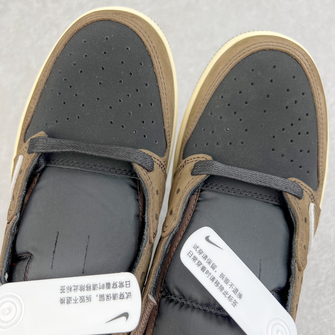 图片[5]-＃LJ渠道版 Travis Scott x Air Jordan AJ1 Low OG SP TS联名倒钩1.0低帮 深棕 CQ4277-001 原盒原配 原厂拉帮工艺 针距密度一致 全新升级网板中底 原楦原纸板开发 后跟弧度收口自然不对折 极致一眼正品既视感 原厂皮料 进口玻璃冲刀皮料裁剪零毛边 承诺百分百一致原鞋 全鞋电脑针车工艺 鞋面清洁度最高QC检验标准 控制溢胶 原厂电绣工艺 鞋标鞋盒、防尘纸 均采购来自原厂 尺码：36 36.5 37.5 38 38.5 39 40 40.5 41 42 42.5 43 44 44.5 45 46 47.5-选品中心