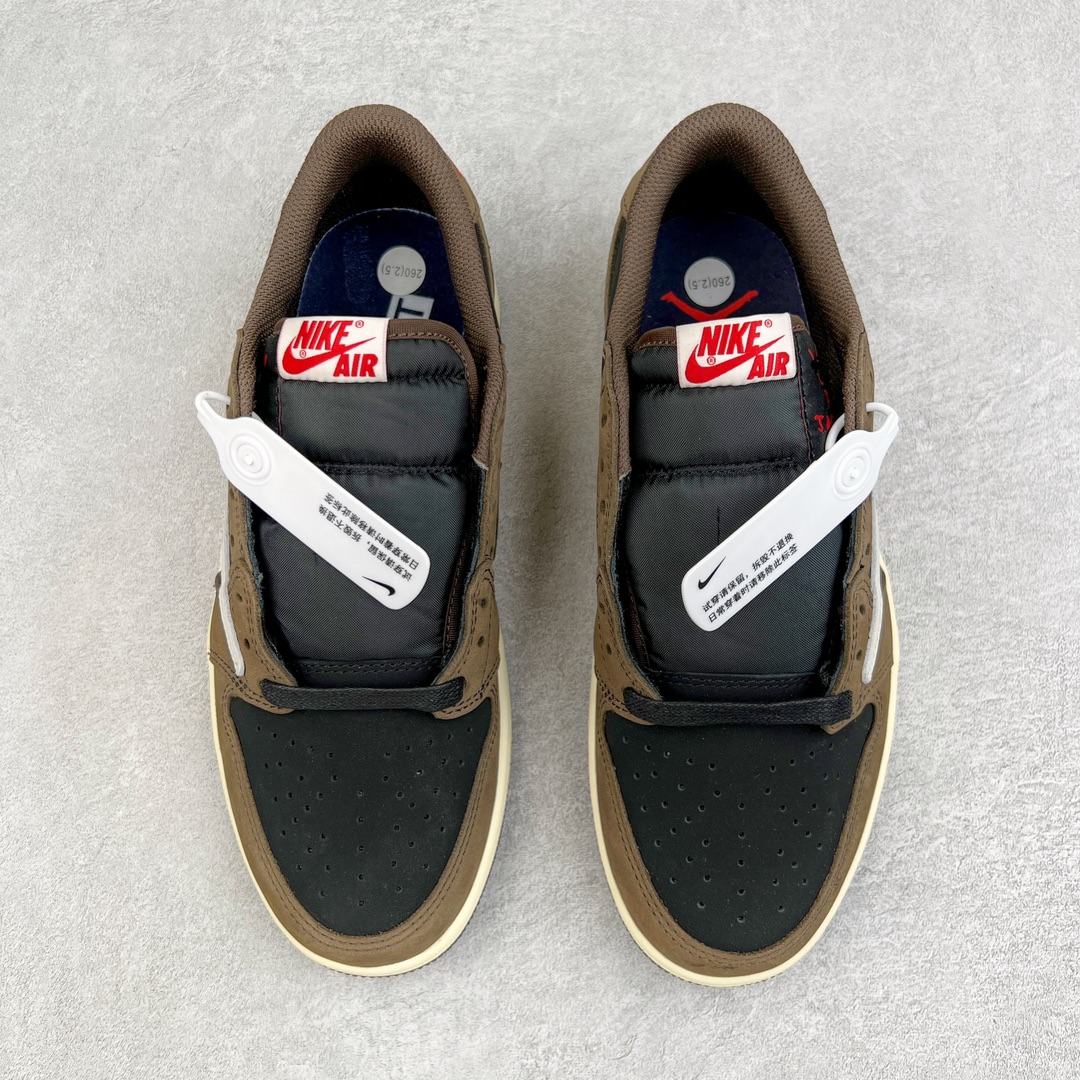 图片[2]-＃LJ渠道版 Travis Scott x Air Jordan AJ1 Low OG SP TS联名倒钩1.0低帮 深棕 CQ4277-001 原盒原配 原厂拉帮工艺 针距密度一致 全新升级网板中底 原楦原纸板开发 后跟弧度收口自然不对折 极致一眼正品既视感 原厂皮料 进口玻璃冲刀皮料裁剪零毛边 承诺百分百一致原鞋 全鞋电脑针车工艺 鞋面清洁度最高QC检验标准 控制溢胶 原厂电绣工艺 鞋标鞋盒、防尘纸 均采购来自原厂 尺码：36 36.5 37.5 38 38.5 39 40 40.5 41 42 42.5 43 44 44.5 45 46 47.5-选品中心
