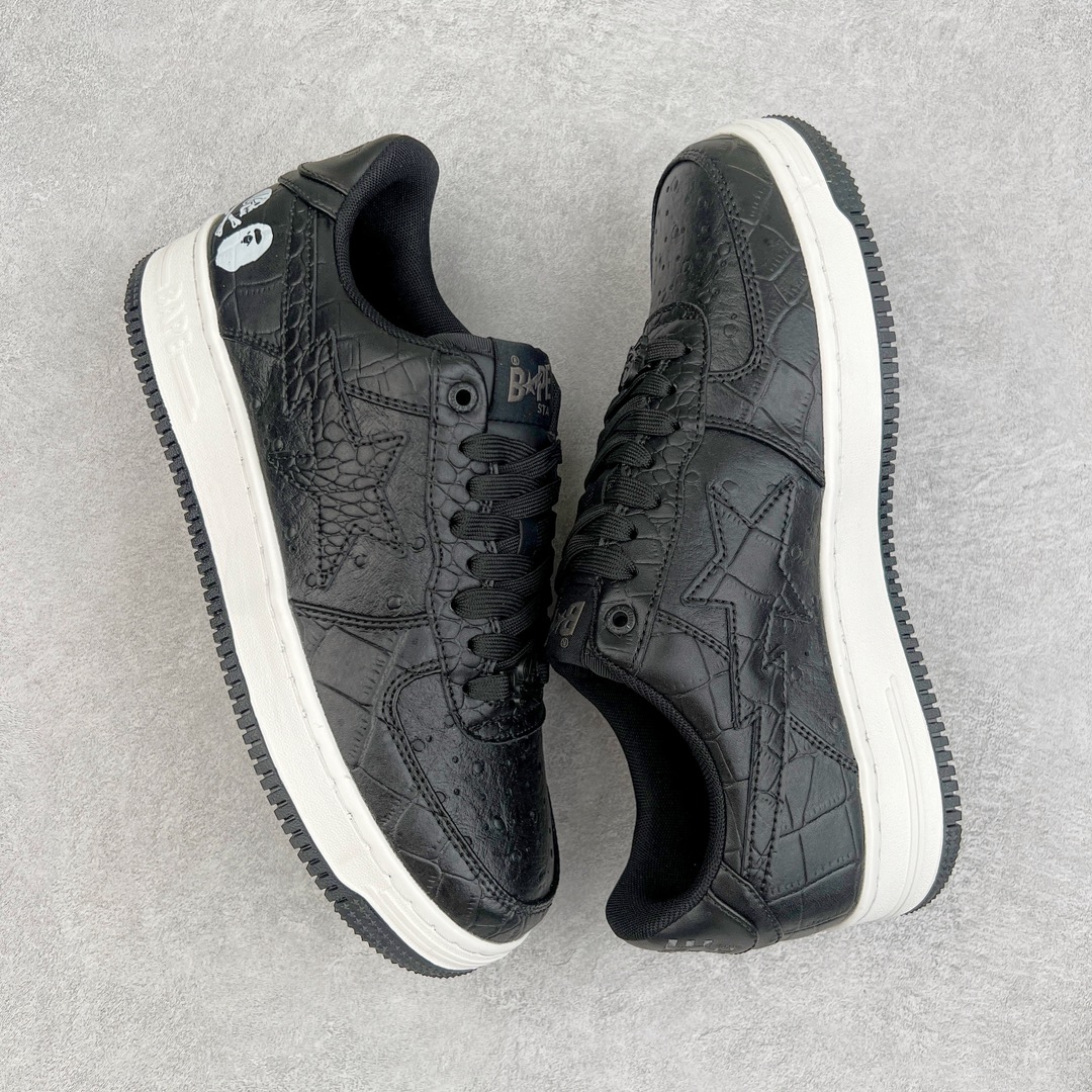 图片[3]-＃C版纯原 NBHD/NEIGHBORHOOD x 安逸猿BAPE Sta Low 闪星系列低帮经典复古休闲运动板鞋\\\”鳄鱼皮黑白骨头\\\”001FW-J231-901 迎来 30 周年纪念的BAPE最近带来不少联名合作。自家鞋款同样备受追捧，其中潘玮柏、刘雯可以说是这个鼻祖级街头品牌的死忠粉。最近，潘玮柏上脚了BAPE x NEIGHBORHOOD联名鞋。鞋面压印有鳄鱼和鸵鸟皮纹理，后跟则是双方品牌 Logo。虽然热度不高，但质感方面确实能打。刘雯最近多次上脚黑白熊猫配色BAPE STA穿搭这方面自然是没的说，往这一站就很美。尺码：36 36.5 37 38 38.5 39 40 40.5 41 42 42.5 43 44 44.5 45 46-选品中心