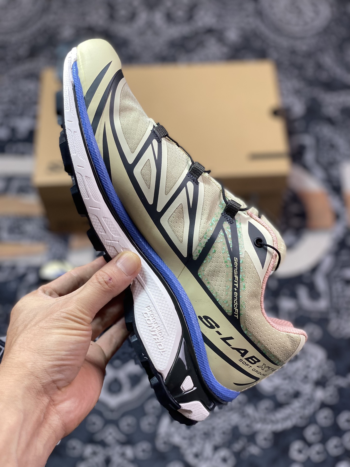 320 萨洛蒙/Salomon XT-6 Gore-Tex”Mindful“天际系列低帮运动鞋“鹅黄暗蓝”471590