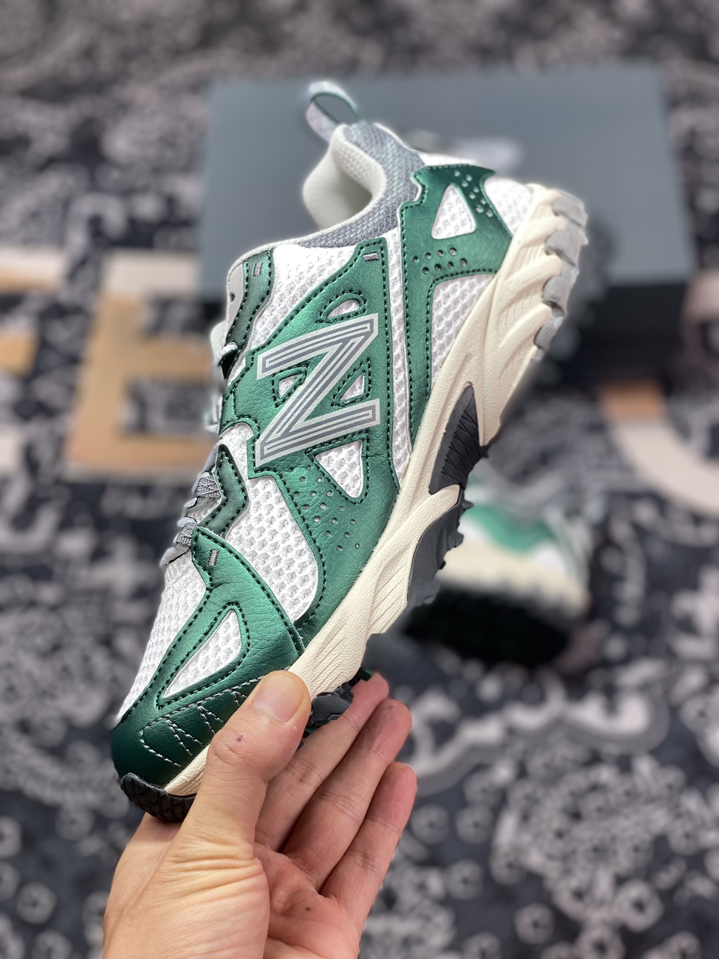 190 New Balance ML610T 系列低帮山系越野跑旅游复古老爹风休闲运动鞋“孔雀里白深灰”ML610TMB