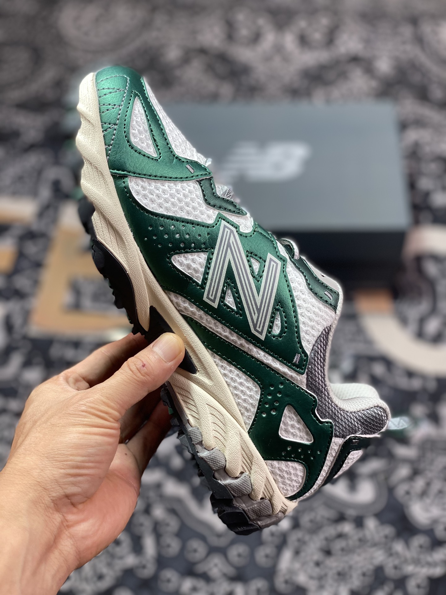 190 New Balance ML610T 系列低帮山系越野跑旅游复古老爹风休闲运动鞋“孔雀里白深灰”ML610TMB