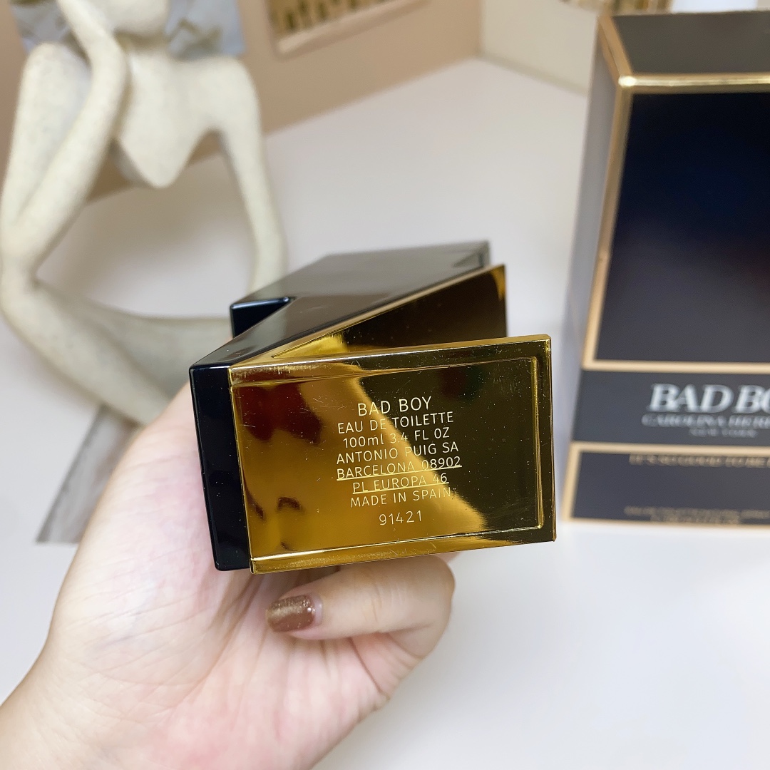 Carolina Herrera Bad Boy Eau de Toilette - 100ml, Aromatic Fragrance 3 i1691735125 9738 2