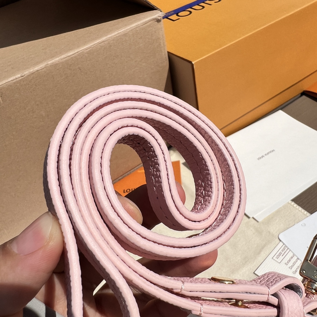 非市场普通货 进口皮料半钢五金 m80349尺寸:19×11.5×3cmLV渠道资源特供腋下包❗️本款E