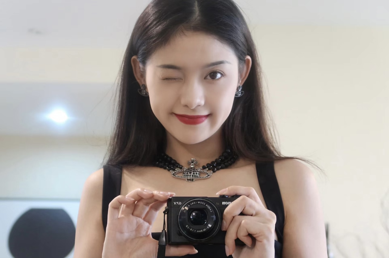 Vivienne Westwood 新品上架西太后黑玛瑙三层浮雕土星项链