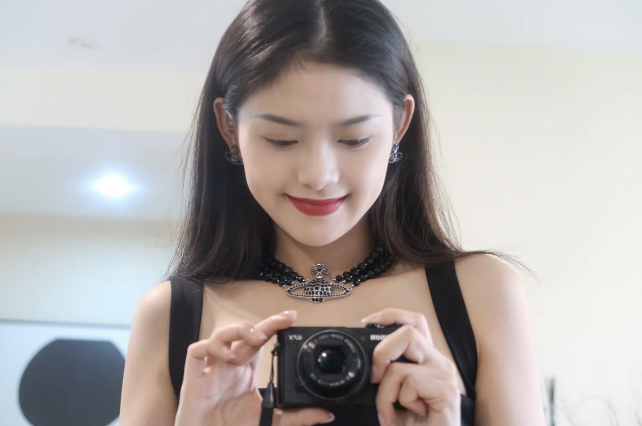 Vivienne Westwood 新品上架西太后黑玛瑙三层浮雕土星项链