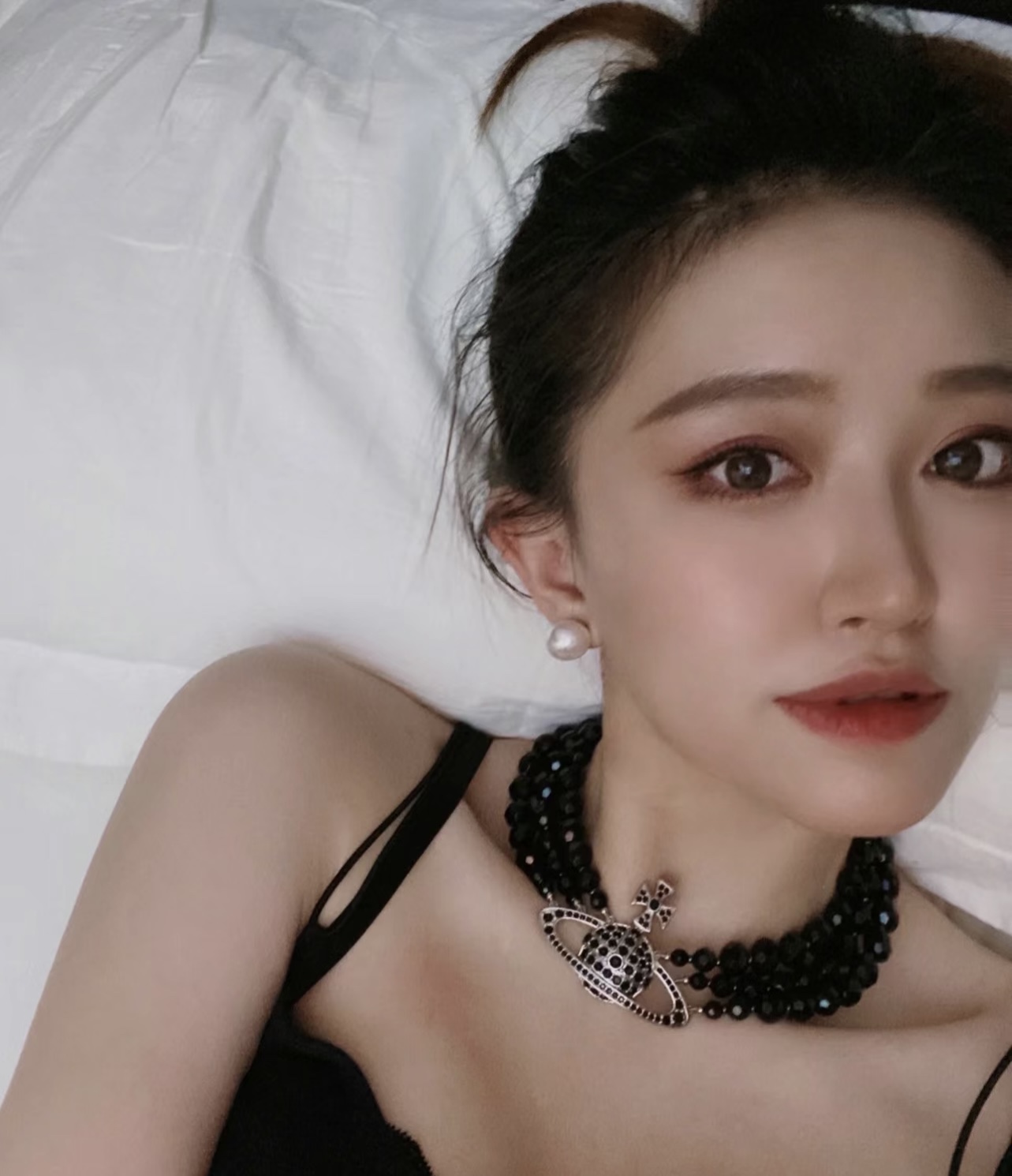 Vivienne Westwood 新品上架西太后黑玛瑙三层浮雕土星项链