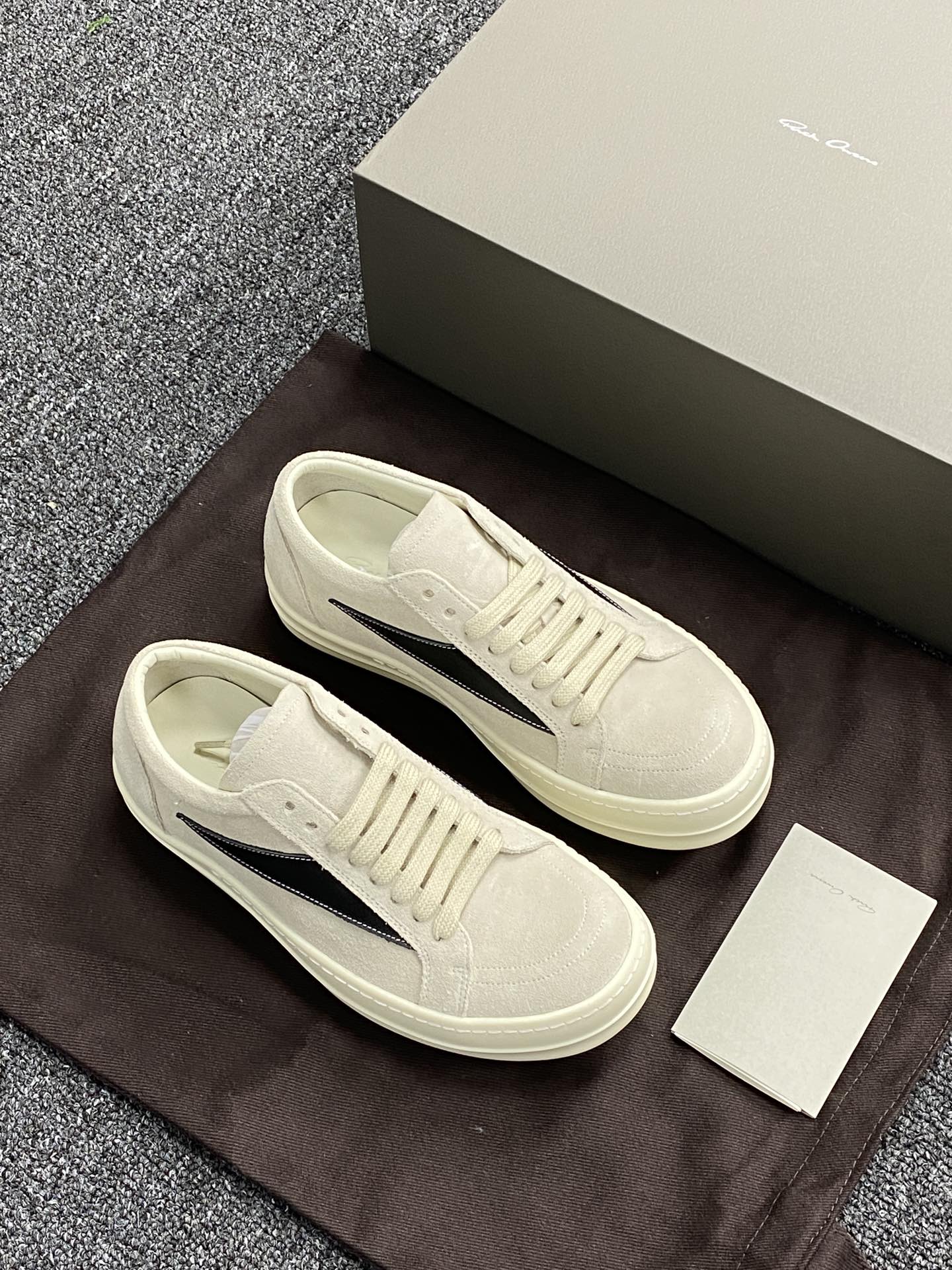 [Rick Owens Series] The latest version of the bottom mold in 2025 The font is