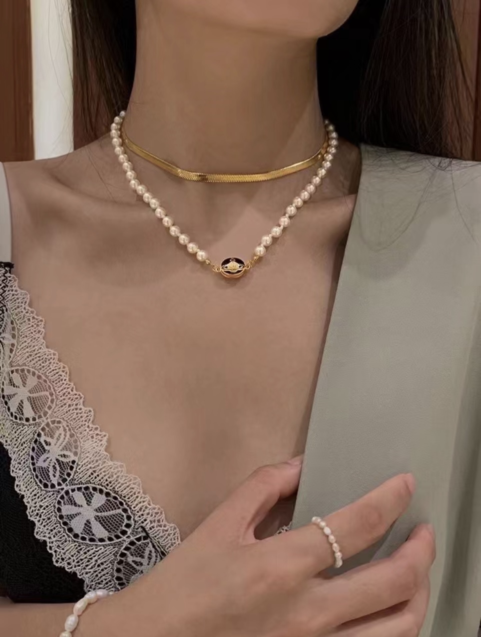 Vivienne Westwood 新品上架西太后磁扣珐琅土星图案珍珠项链