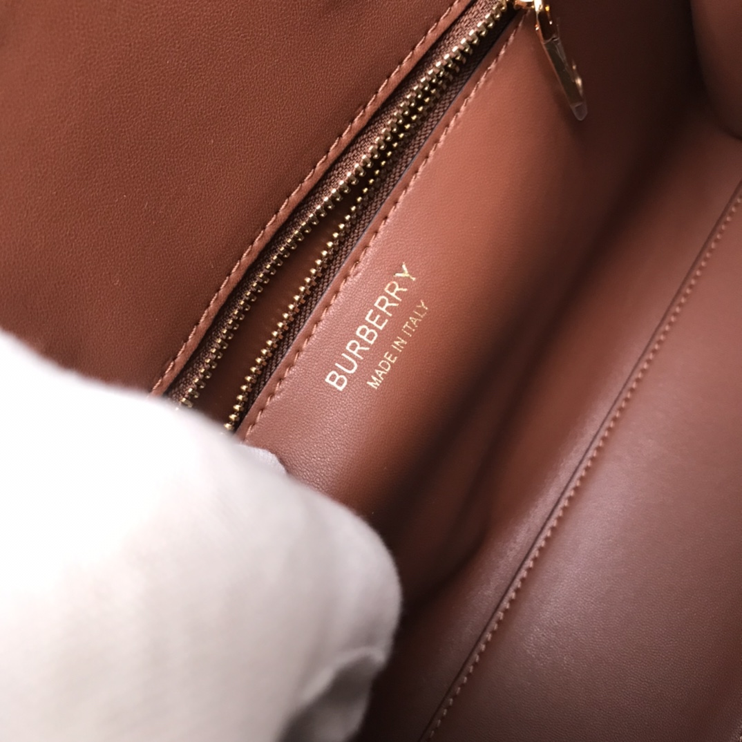 Burberry Luxury Designer Handbag Shoulder Crossbody Bag crafted in 9