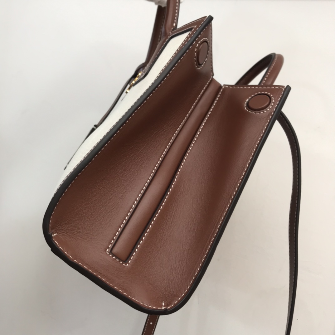 Burberry Luxury Designer Handbag Shoulder Crossbody Bag crafted in 5