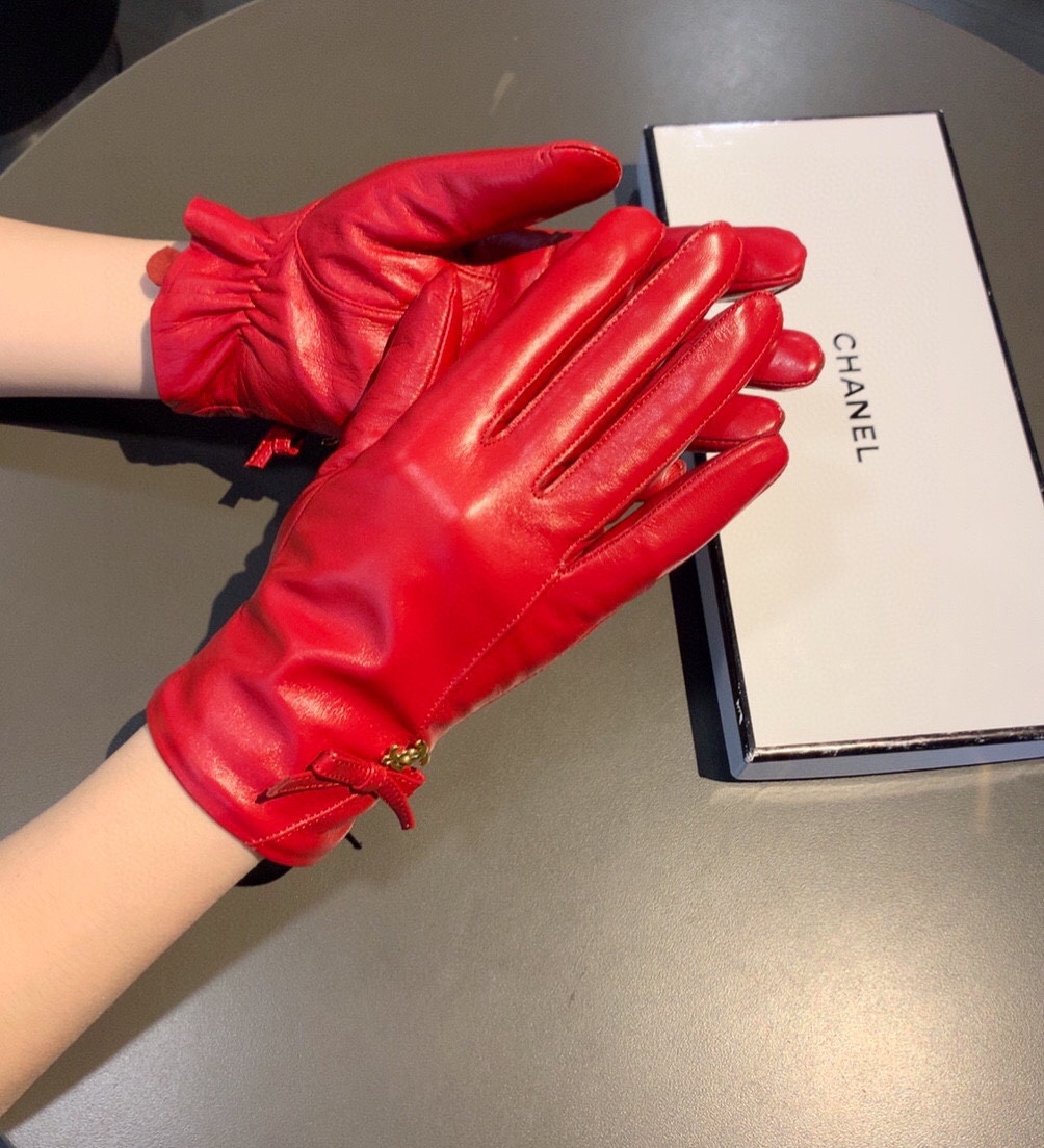 新款独家首发大红触屏手套Chanel
