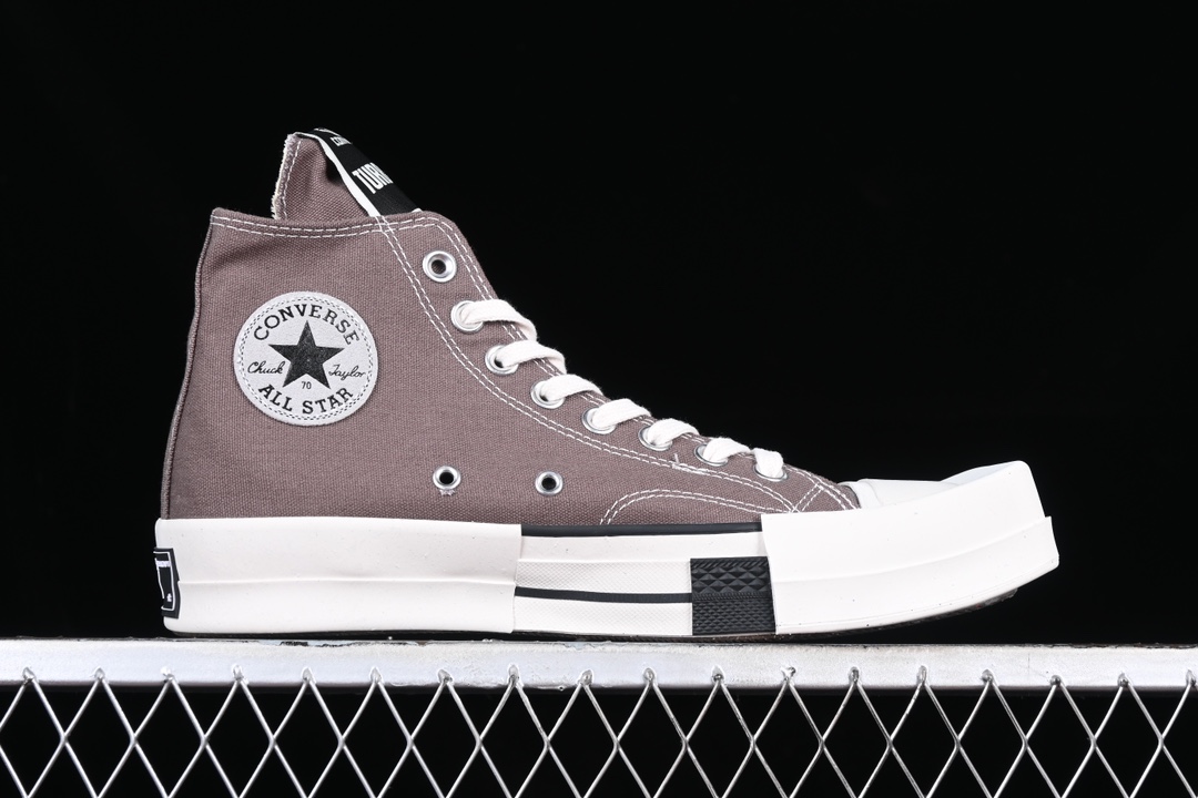 💰180纯原
Converse x Rickowens 摩卡棕配色 联名款高帮休闲板鞋 A03938C
#Rick Owens 对Converse 的经典 Chuck 70s 进行了前卫独特风格,大胆设计添加长鞋靴、独特的橡胶双鞋头和方格鞋头以及模压橡胶鞋跟。
#定制的 DRKSHDW和 TURBODRK 图标,包括鞋舌处的联名徽章,彰显其品牌。
尺码:35 36 36.5 37 37.5 38 39 39.5 40 41 41.5 42 42.5 43 44 M.C3